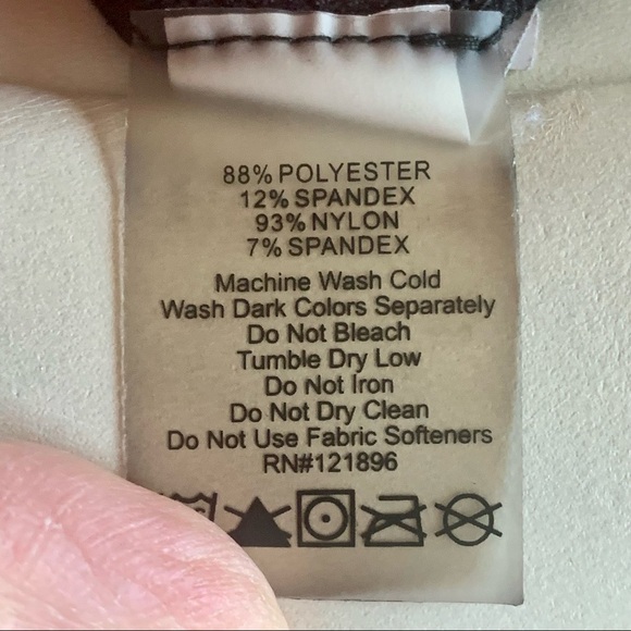 TITLE NINE “Not So Tight” Black Stretch Capri Pants Size XS Yoga Workout Running - Picture 12 of 14